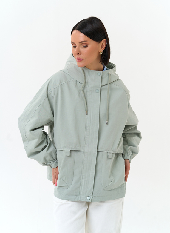 Женская ветровка с капюшоном