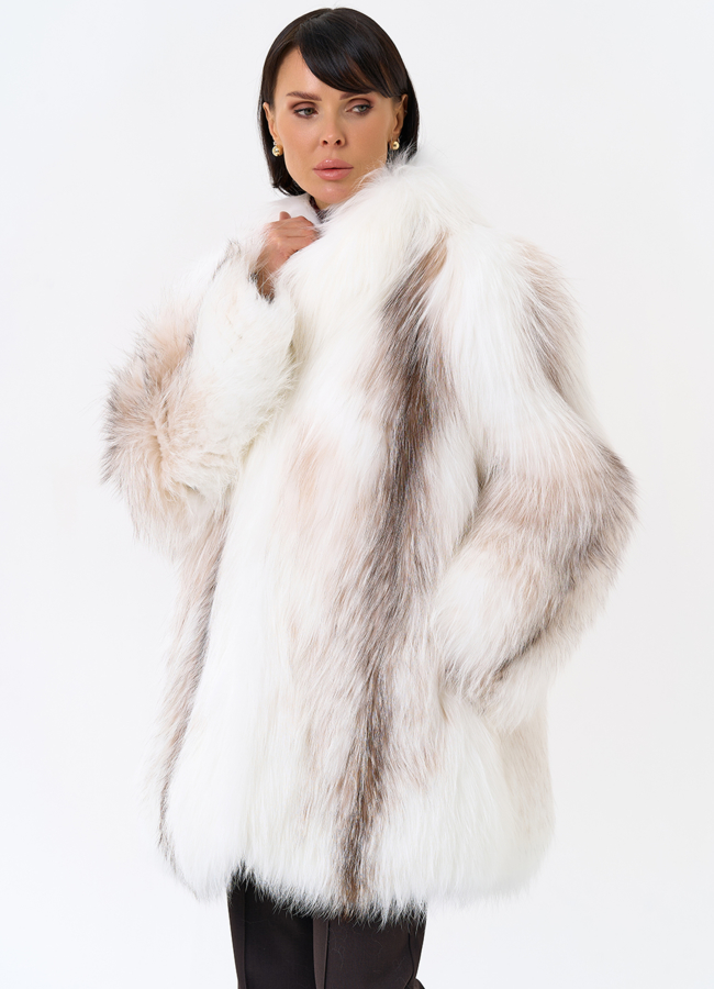 Белая шуба из лисы модель № 32009 универмаг малина