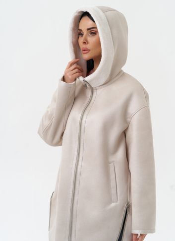 Женская дубленка из эко замши с капюшоном