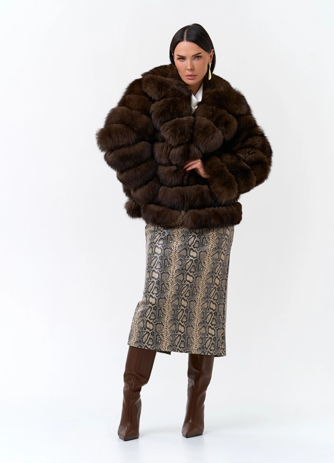 Короткая шуба из меха песца с английским воротником модель № 33759 в рассрочку