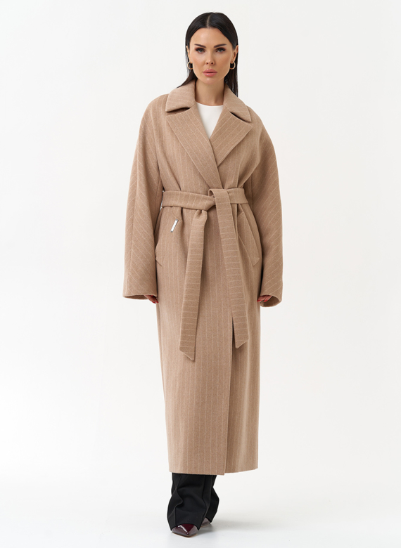 Длинное женское пальто с поясом