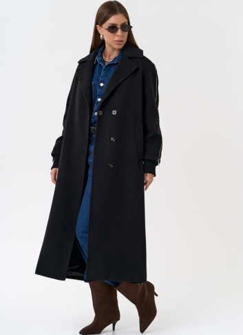 Женское пальто с декоративными молниями