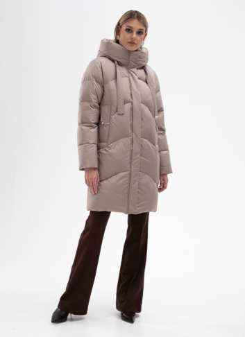 Женский пуховик  капюшоном