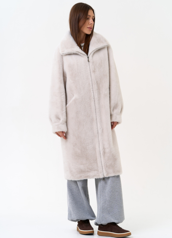 Женская шуба из эко меха с воротником стойкой