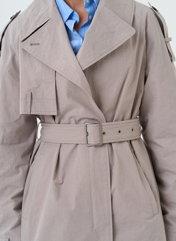 Женский плащ с поясом