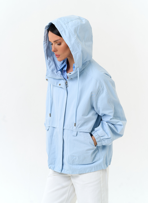 Женская ветровка с капюшоном