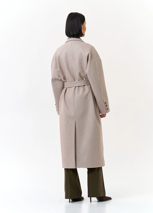 фото Женское пальто с акцентным воротником модель № 32812