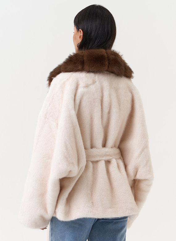 Женская куртка из эко меха