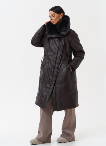 Женский кожаный пуховик с отделкой из натурального меха