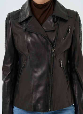 Женская кожаная куртка