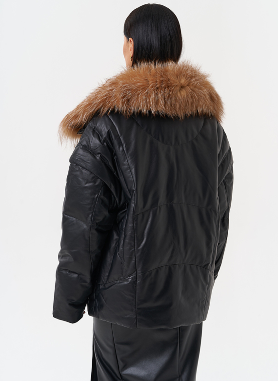 Женский кожаный пуховик с отделкой из натурального меха