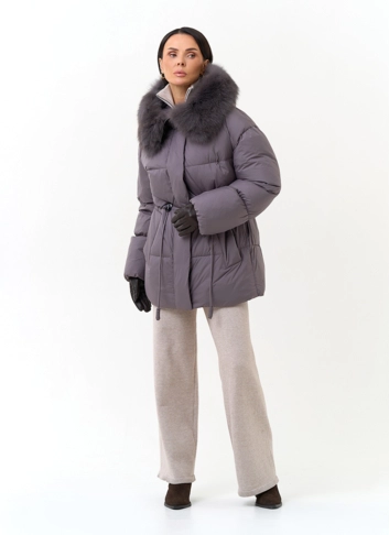 Женский пуховик с мехом песца на капюшоне фото