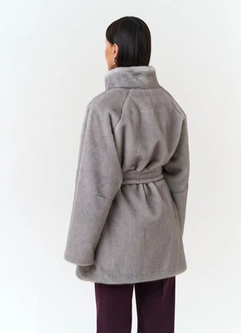 Женское пальто из эко меха