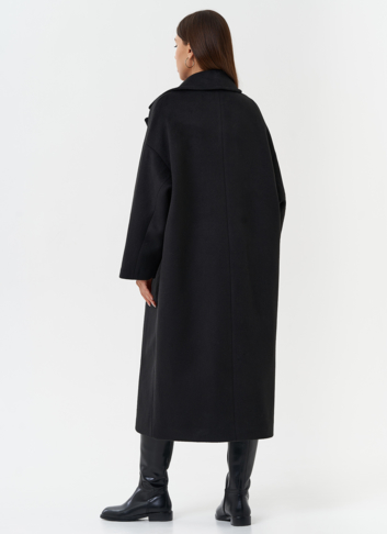 Длинное пальто черного цвета