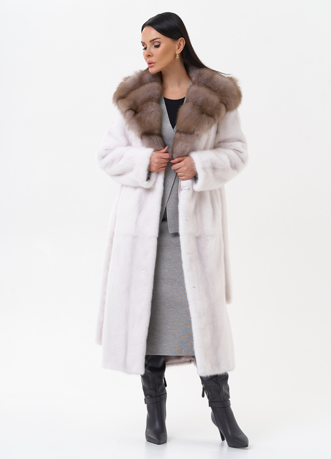 Белая шуба из норки с куницей модель № 29531 универмаг малина