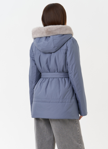 Куртка с капюшоном из эко меха