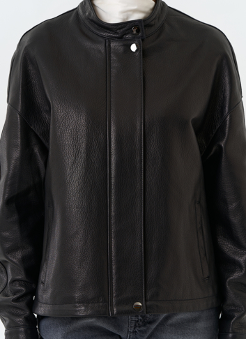 Женская куртка из натуральной кожи