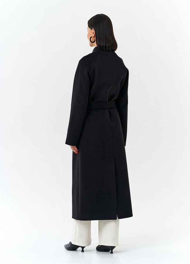 фото Женское пальто черного цвета с поясом модель № 32685