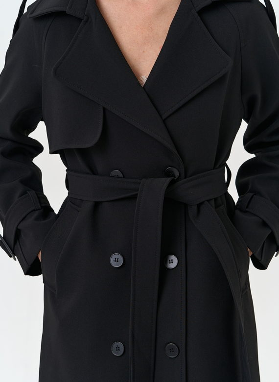 Женский плащ черного цвета