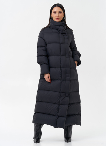 Женский пуховик черного цвета 