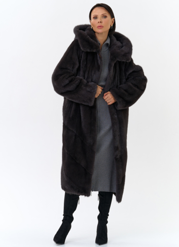 Женская шуба из норки силуэта баллон с капюшоном