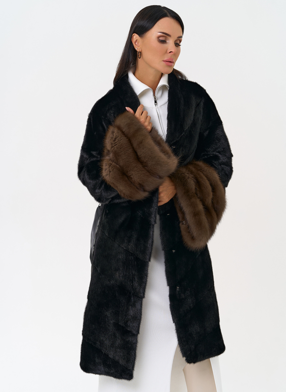 Норковая шуба с манжетами из меха куницы