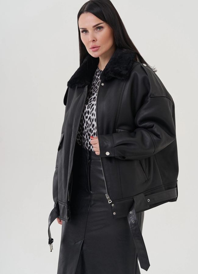 Женская дубленка черного цвета  модель № 25632 в рассрочку