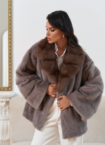 Куртка из меха норки с английским воротником из меха куницы